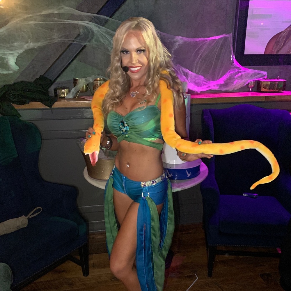 Slave for you, Britney Spears costume from VMAs